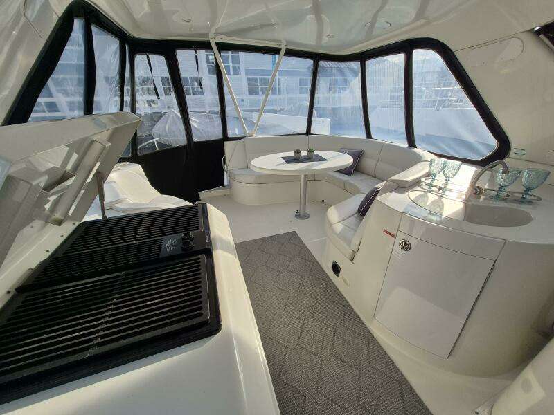 56ft Carver Yacht For Sale