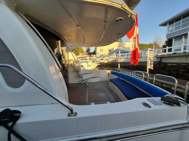 56ft Carver Yacht For Sale