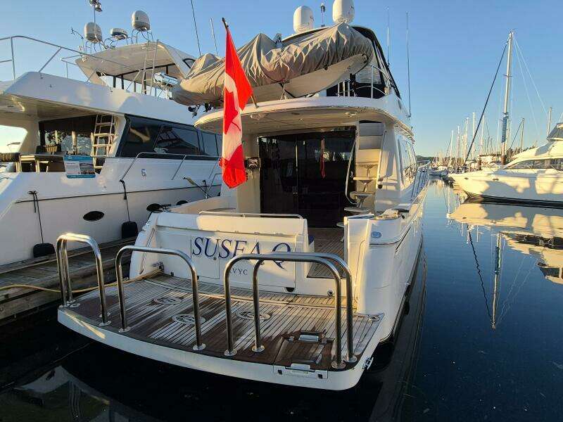 56ft Carver Yacht For Sale