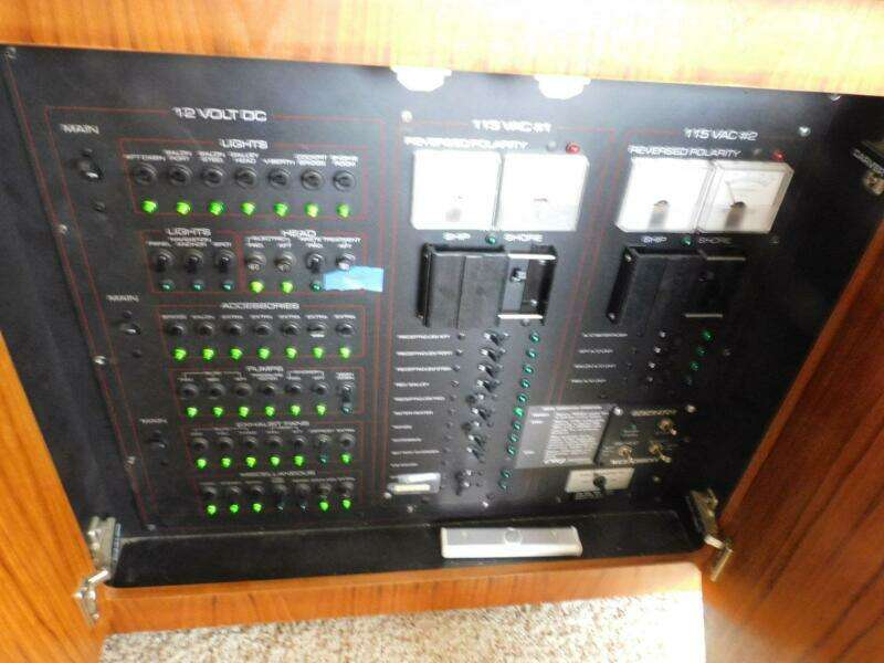 La Vida 44ft Carver Yacht For Sale