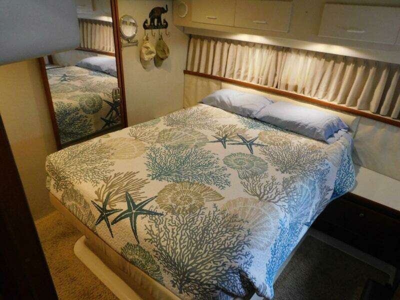 La Vida 44ft Carver Yacht For Sale