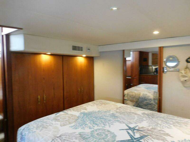 La Vida 44ft Carver Yacht For Sale