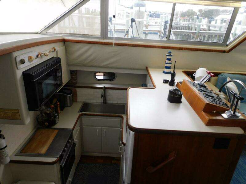 La Vida 44ft Carver Yacht For Sale