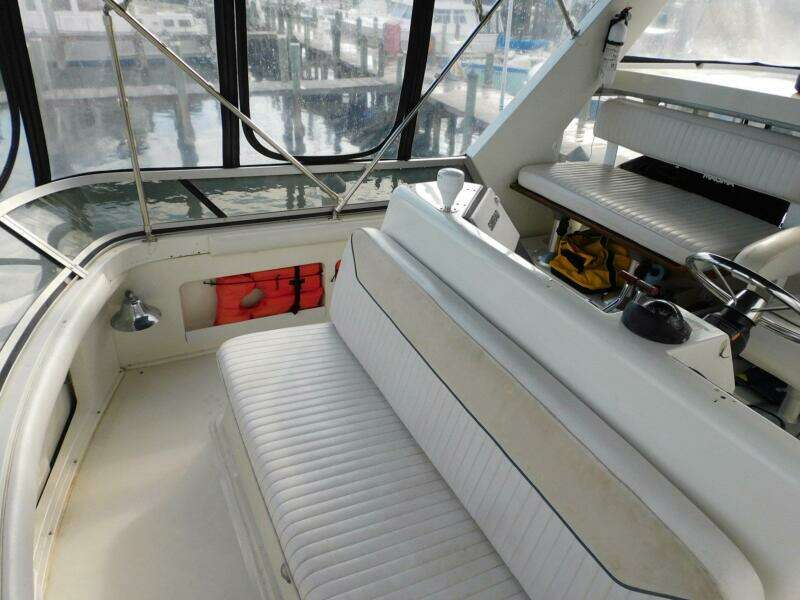 La Vida 44ft Carver Yacht For Sale