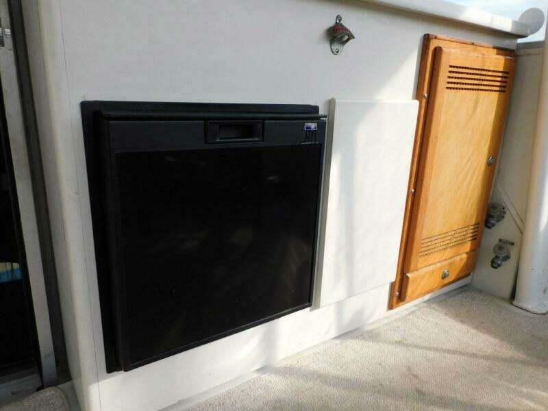 La Vida 44ft Carver Yacht For Sale