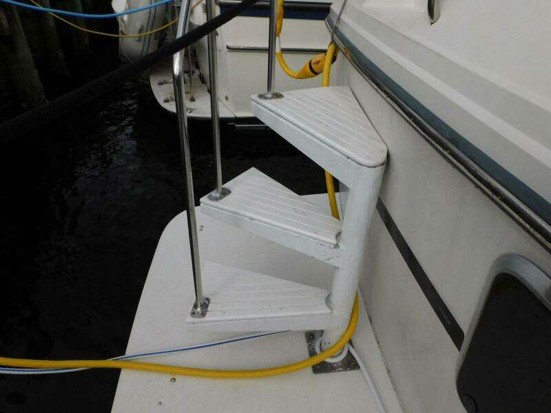 La Vida 44ft Carver Yacht For Sale