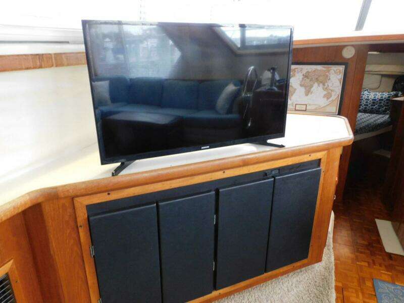 La Vida 44ft Carver Yacht For Sale