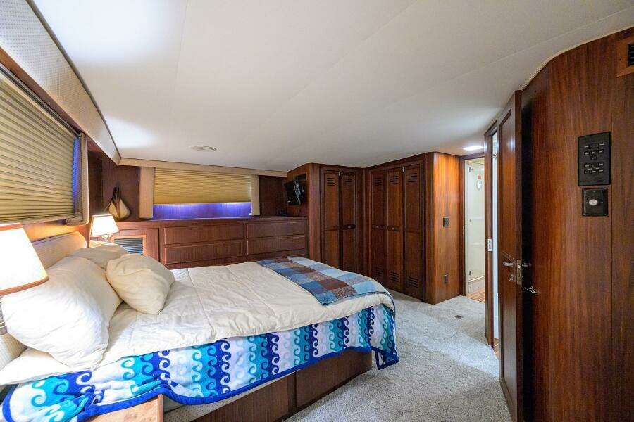 Hatteras 63 - Phantom - Master Stateroom