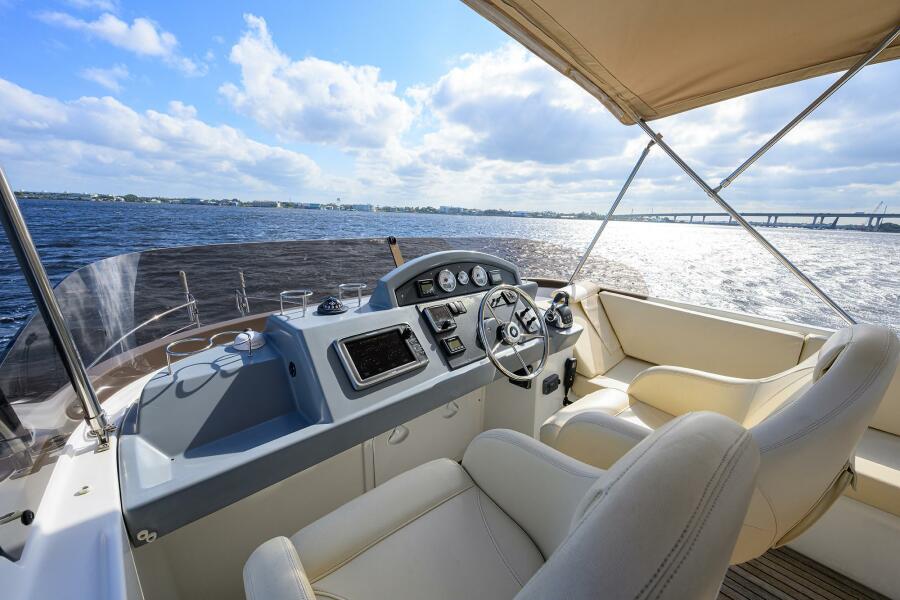44' 2014 Beneteau Trawler 44