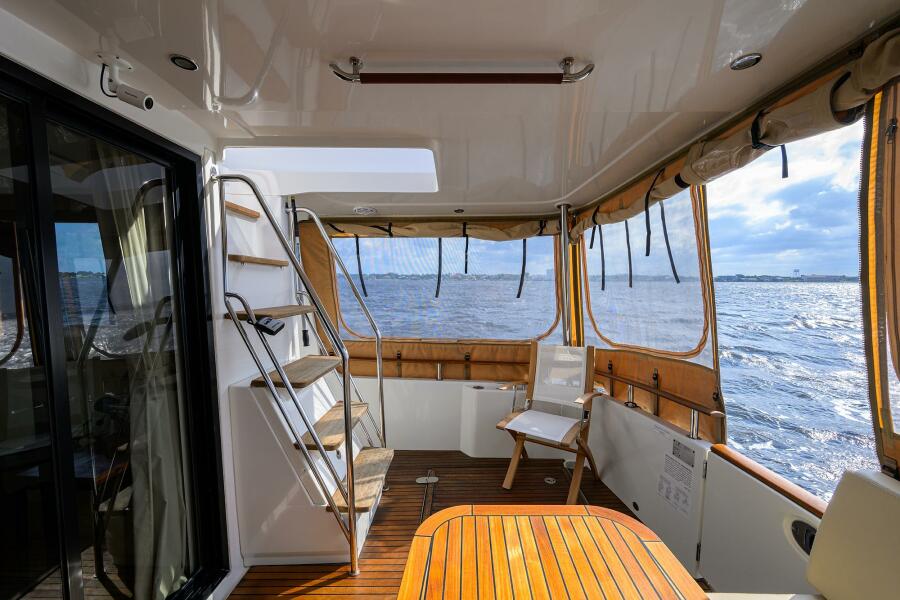 44' 2014 Beneteau Trawler 44