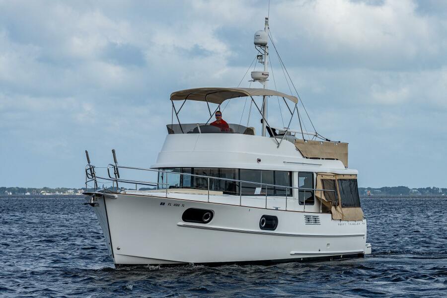 44' 2014 Beneteau Trawler 44