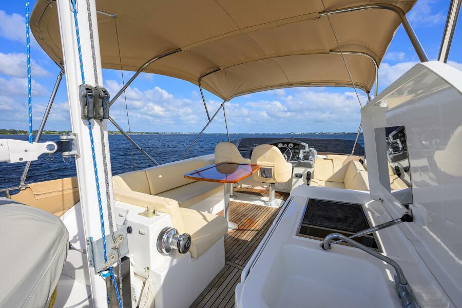 44' 2014 Beneteau Trawler 44