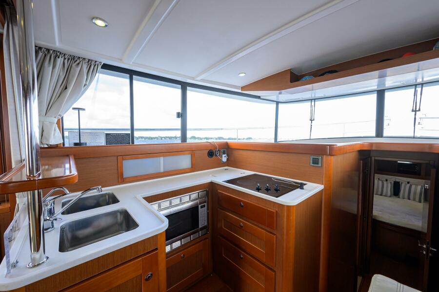44' 2014 Beneteau Trawler 44