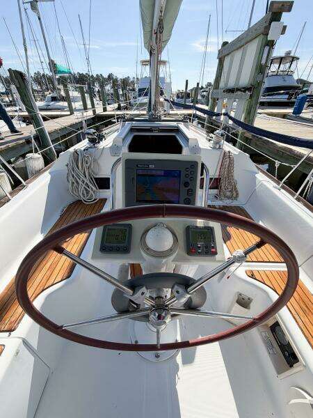 BON TEMPS 31ft Beneteau Yacht For Sale