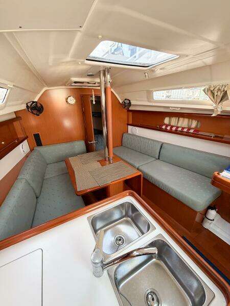 BON TEMPS 31ft Beneteau Yacht For Sale