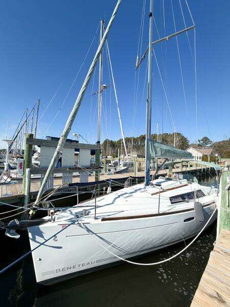 BON TEMPS 31ft Beneteau Yacht For Sale