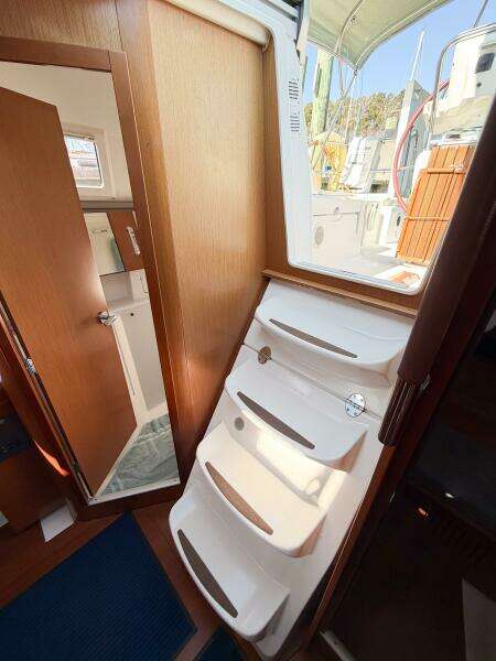 BON TEMPS 31ft Beneteau Yacht For Sale