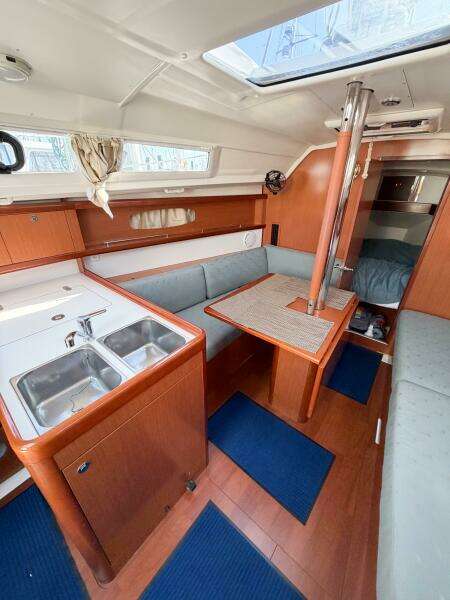 BON TEMPS 31ft Beneteau Yacht For Sale