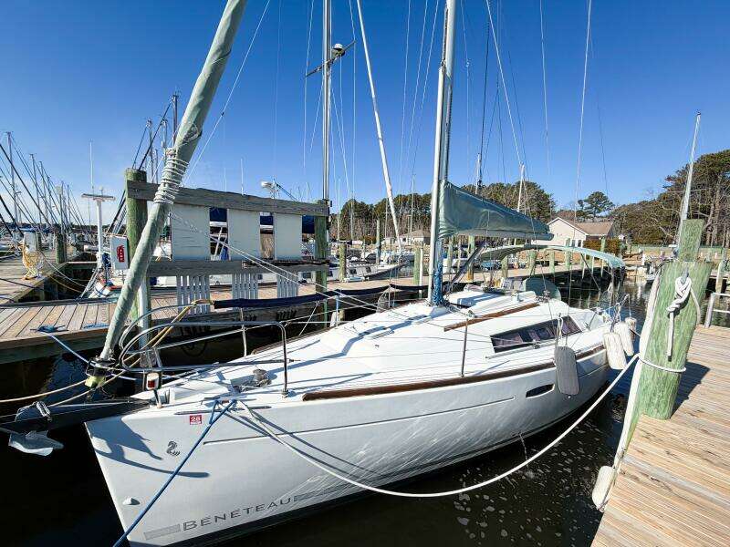 BON TEMPS 31ft Beneteau Yacht For Sale