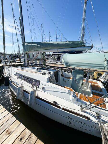 BON TEMPS 31ft Beneteau Yacht For Sale