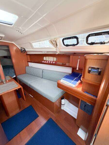 BON TEMPS 31ft Beneteau Yacht For Sale