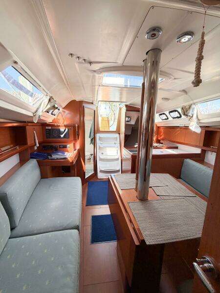 BON TEMPS 31ft Beneteau Yacht For Sale