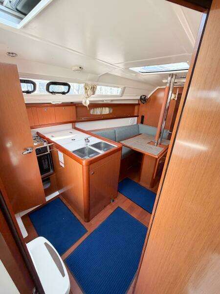 BON TEMPS 31ft Beneteau Yacht For Sale