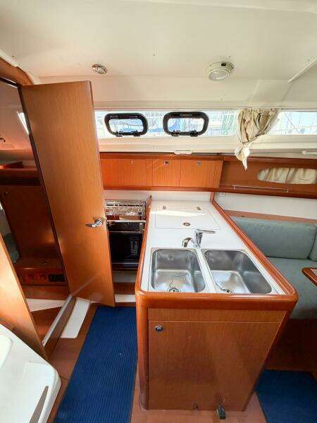 BON TEMPS 31ft Beneteau Yacht For Sale