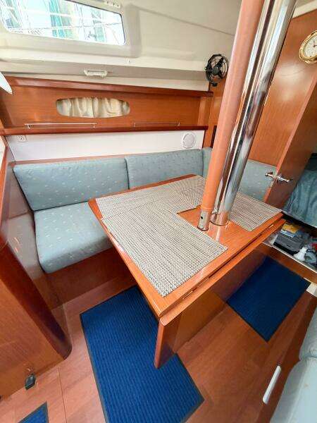 BON TEMPS 31ft Beneteau Yacht For Sale