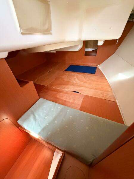 BON TEMPS 31ft Beneteau Yacht For Sale