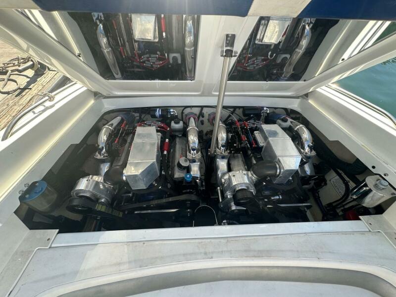 29' 2004 Formula 29 FASTech