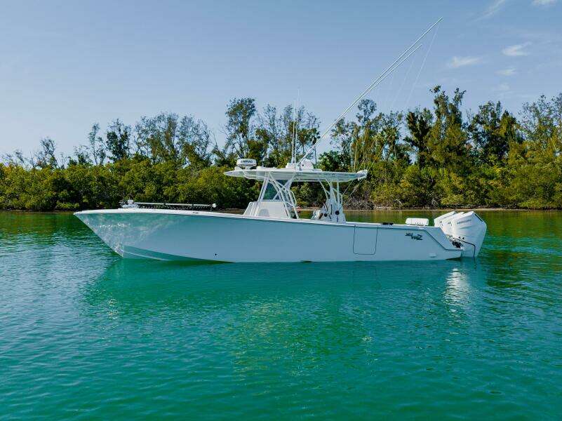 37ft SeaVee Yacht For Sale