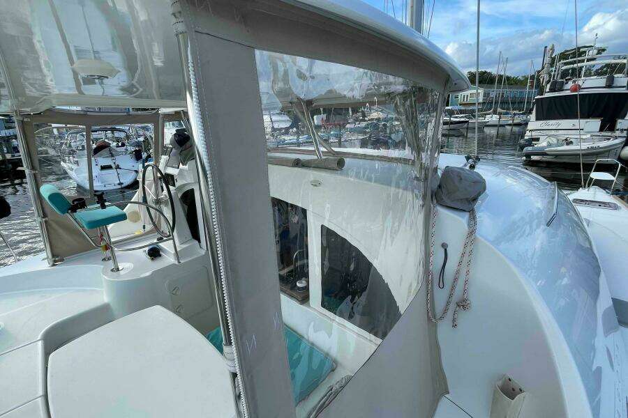 APRES SEA 38ft Lagoon Yacht For Sale