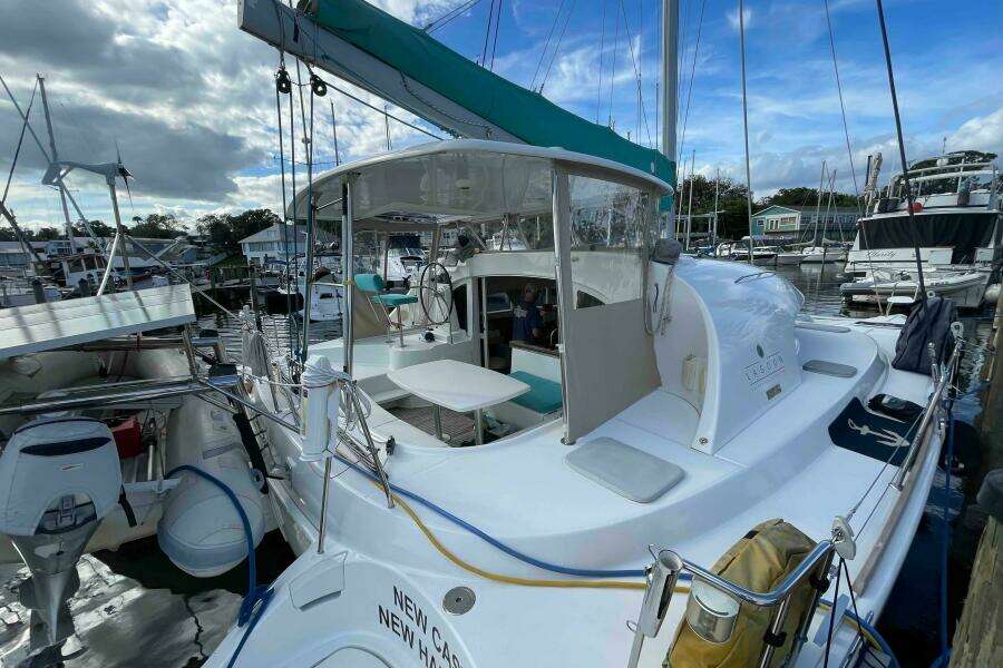 APRES SEA 38ft Lagoon Yacht For Sale