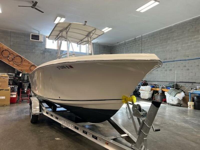 23' 2023 Sailfish 220 CC