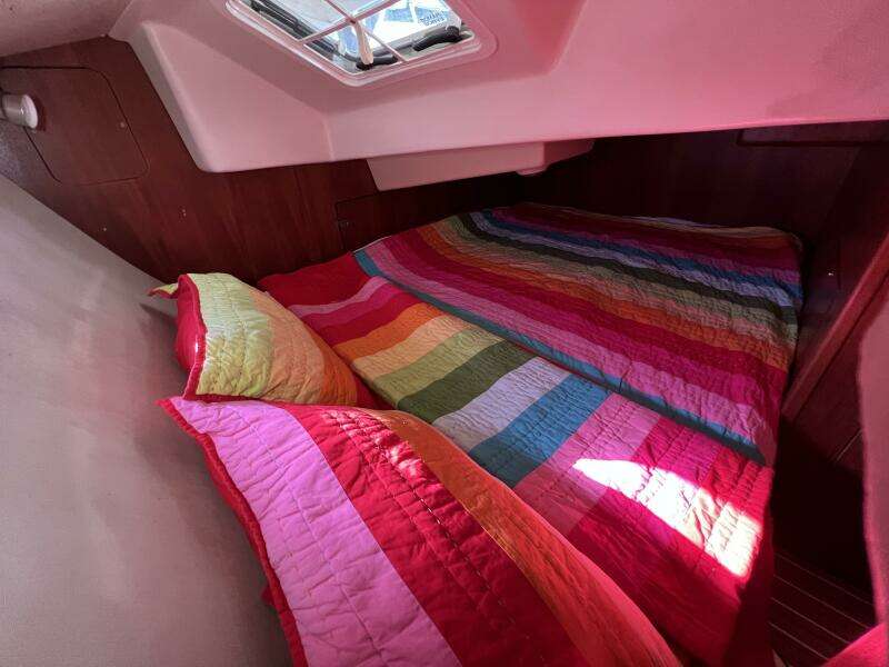 Nowhere Boat 33ft Hunter Yacht For Sale