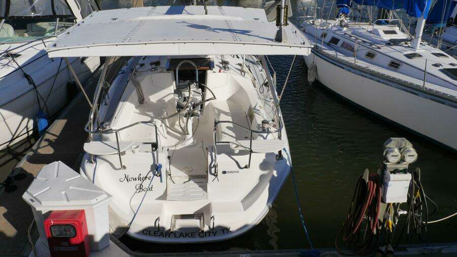Nowhere Boat 33ft Hunter Yacht For Sale