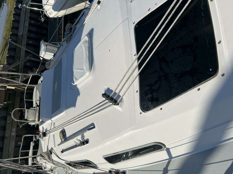 Nowhere Boat 33ft Hunter Yacht For Sale