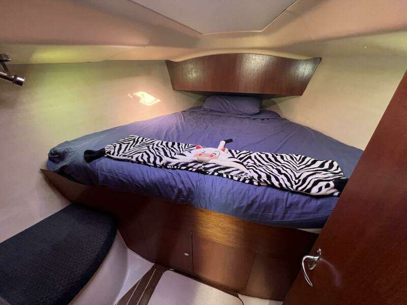 Nowhere Boat 33ft Hunter Yacht For Sale