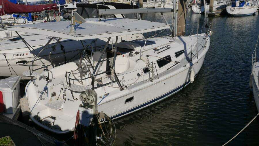 Nowhere Boat 33ft Hunter Yacht For Sale
