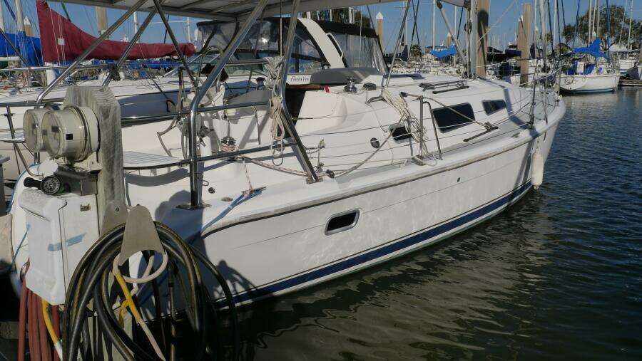Nowhere Boat 33ft Hunter Yacht For Sale