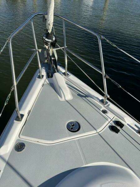 Nowhere Boat 33ft Hunter Yacht For Sale