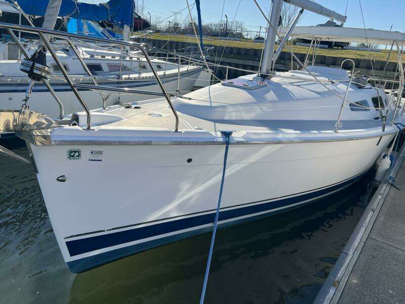 Nowhere Boat 33ft Hunter Yacht For Sale