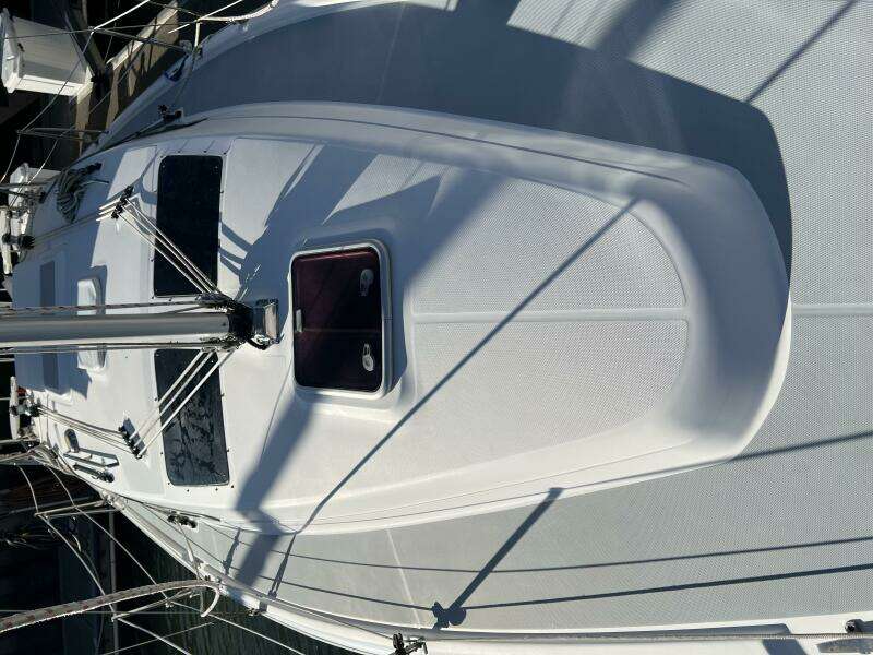 Nowhere Boat 33ft Hunter Yacht For Sale