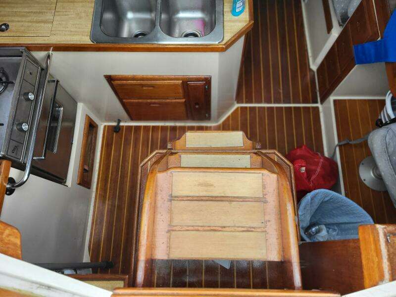 Wave Walker 36ft Catalina Yacht For Sale