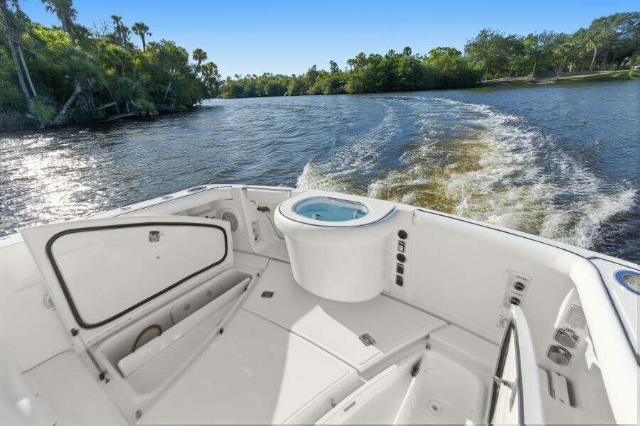 Tiara 31 Serenity- Cockpit and Storage