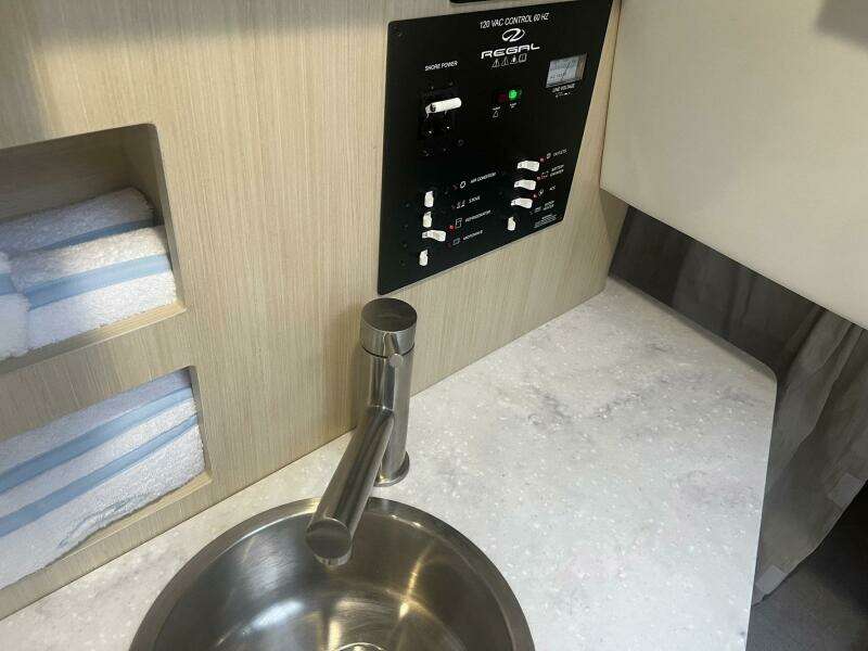 26ft Regal Yacht For Sale