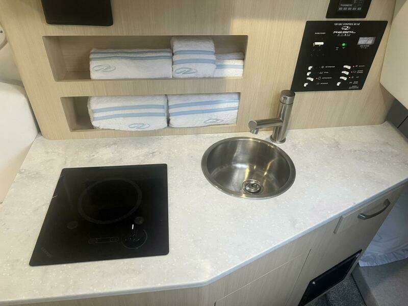 26ft Regal Yacht For Sale