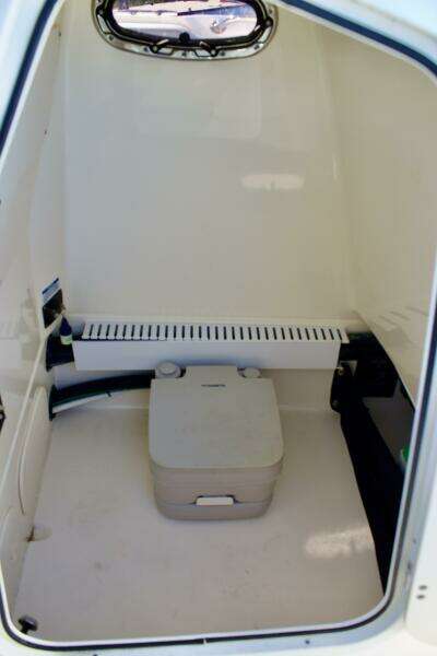 23ft Boston Whaler Yacht For Sale