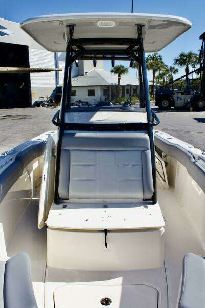 23ft Boston Whaler Yacht For Sale
